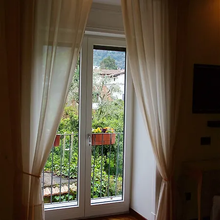 Couette-café Il Giardino Segreto 4*
